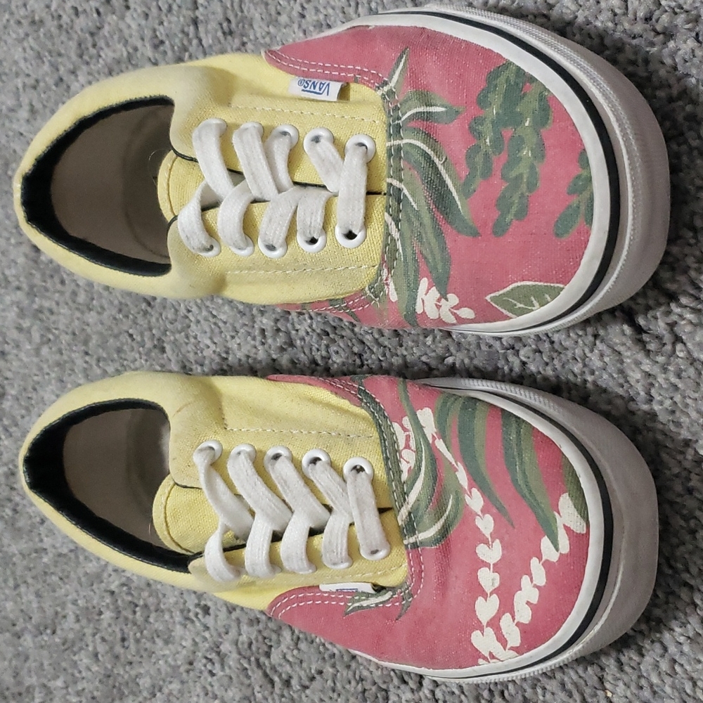 vans! - Picture 2 of 5